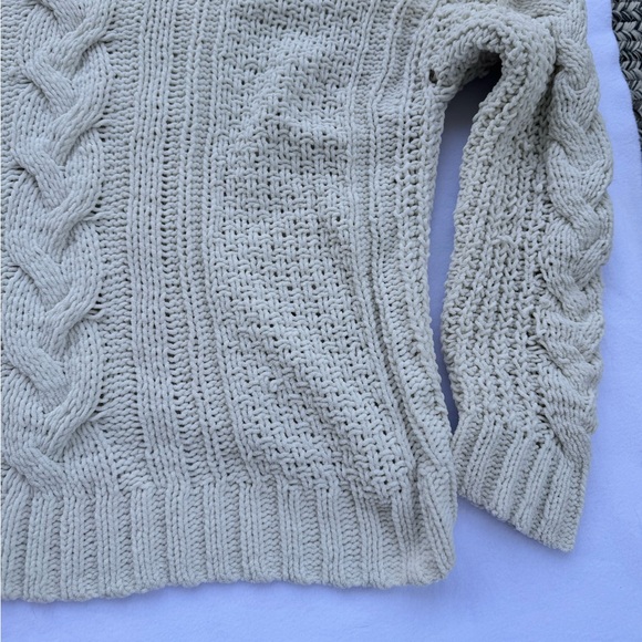 Cable Knit Sweater - Picture 3 of 3